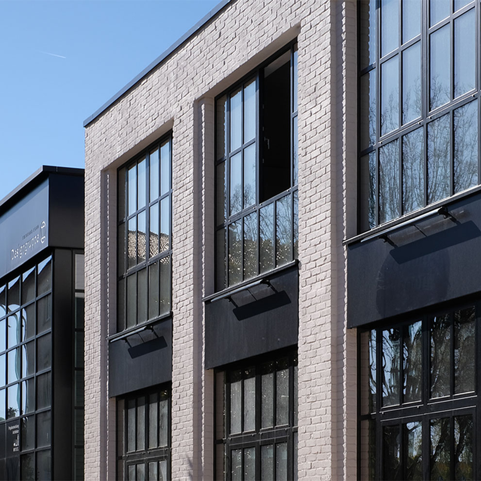 Office Loft Eberhard Horn Real Estate zur Vermietung Fassade Backstein mobil