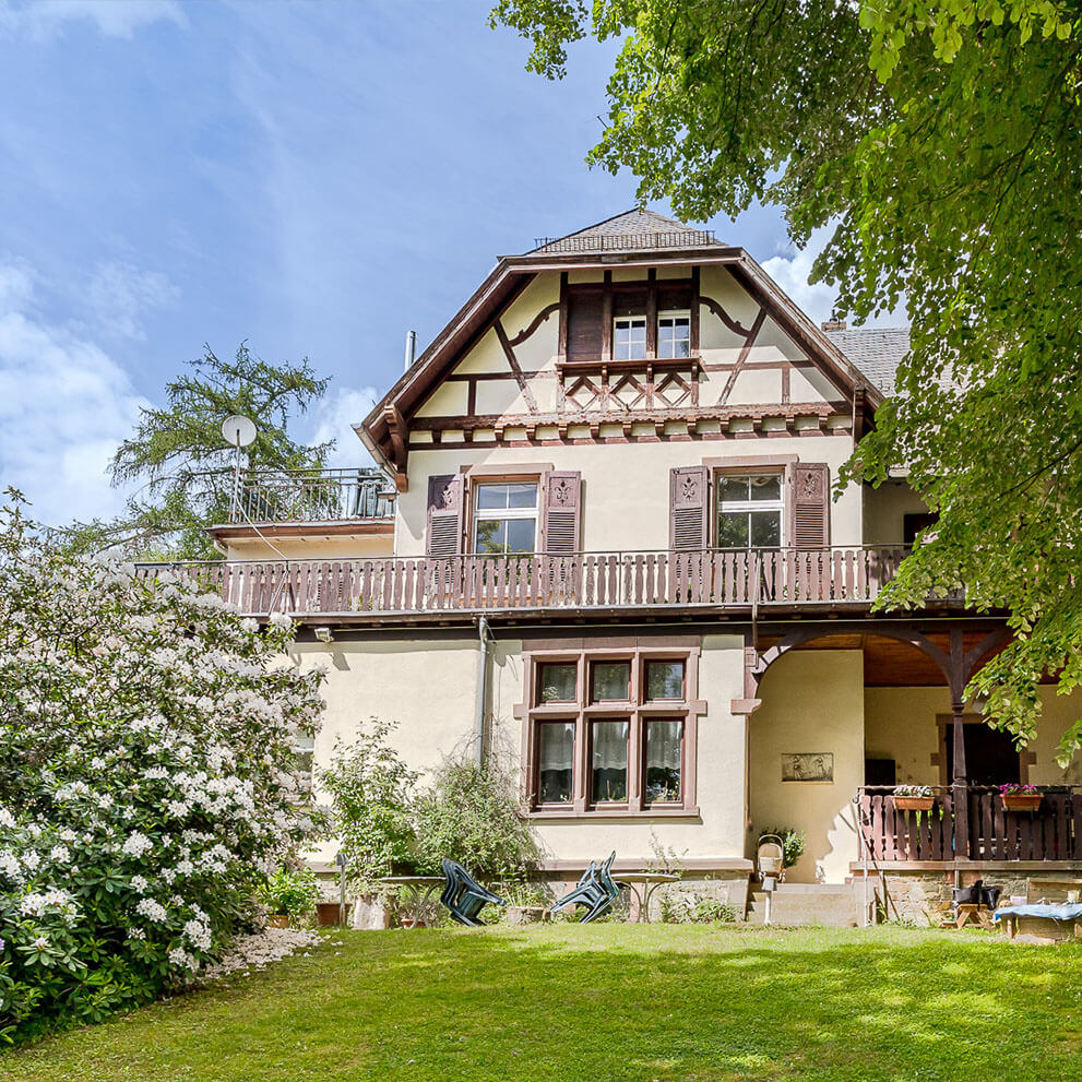 Fachwerkvilla mit Garten