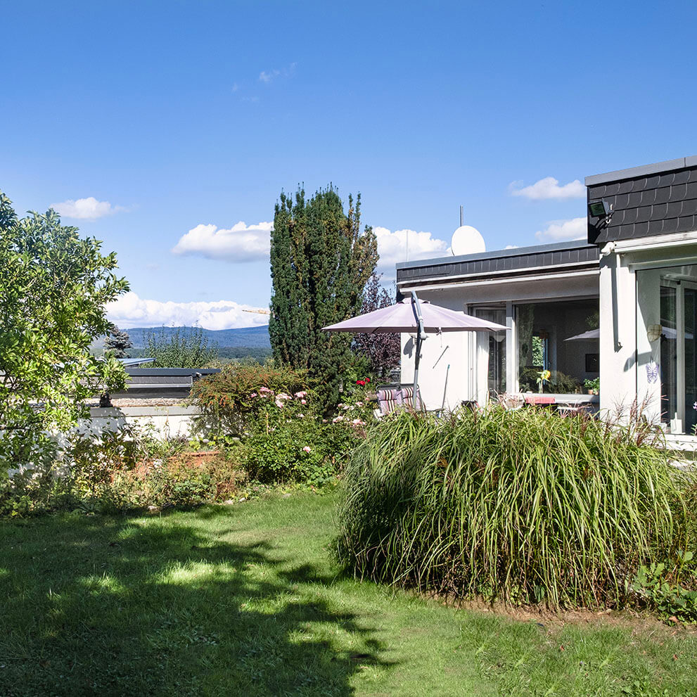 Gartenterrasse vor Bungalow